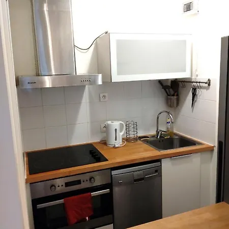 7 Min Walk Metro, Aparthotel, La Defense Apartment *